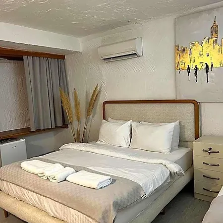B House Hotell 5*