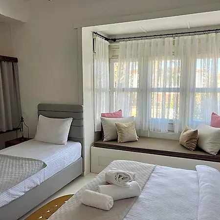 B House Hotell 5*